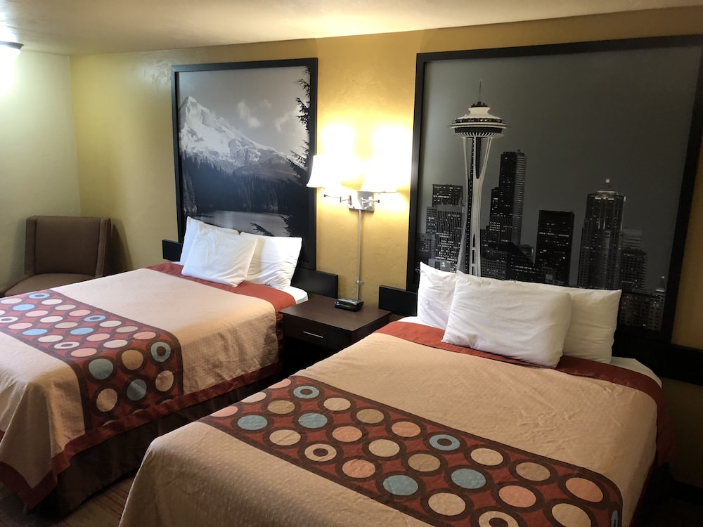 Standard Room, 2 Queen Beds - Photo 5