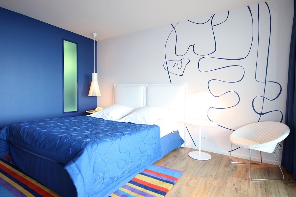 Deluxe Room, 1 Queen Bed, Balcony, Sea View - Photo 4