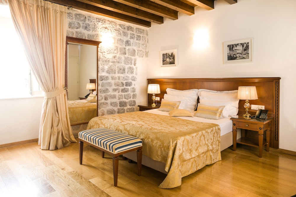 Superior Double Room, City View