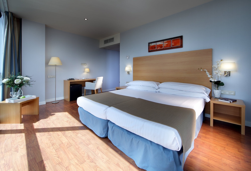 Twin Room - Photo 2