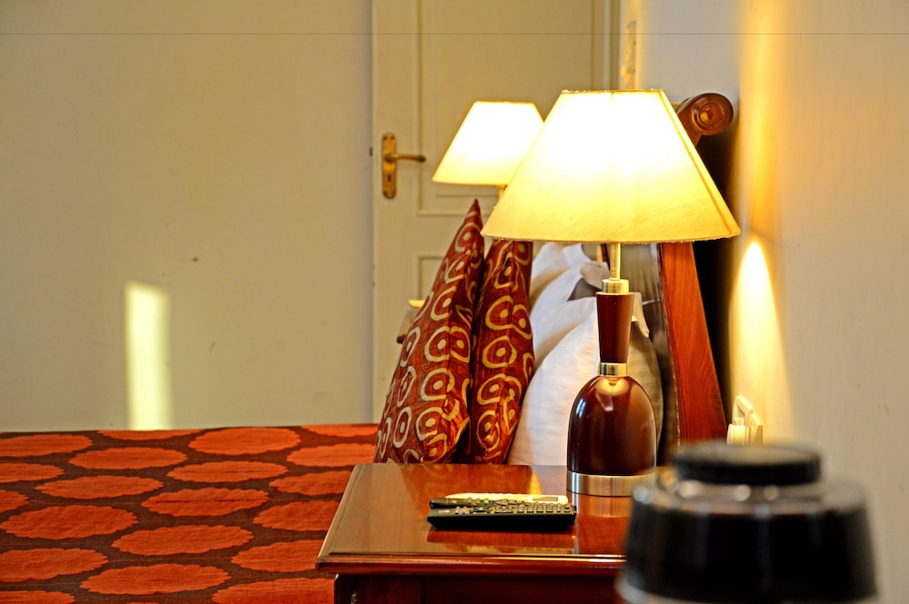 Suite with Airport Pickup