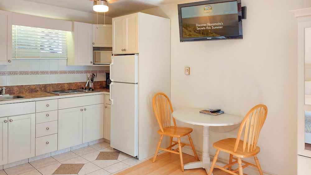 Standard Suite, Kitchenette photo 3