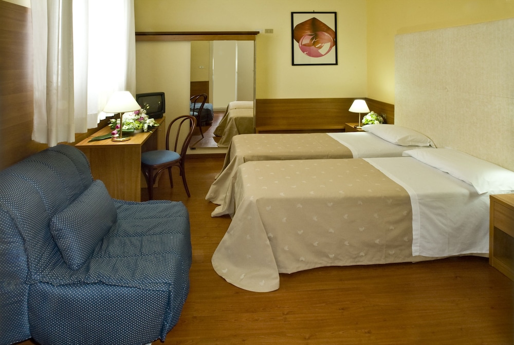 Triple Room - Photo 1