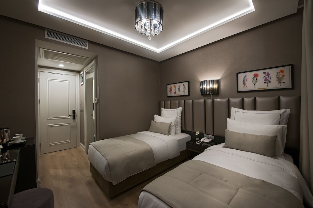 Deluxe Double Room photo 2
