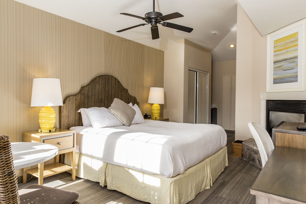 Deluxe Room, 1 King Bed