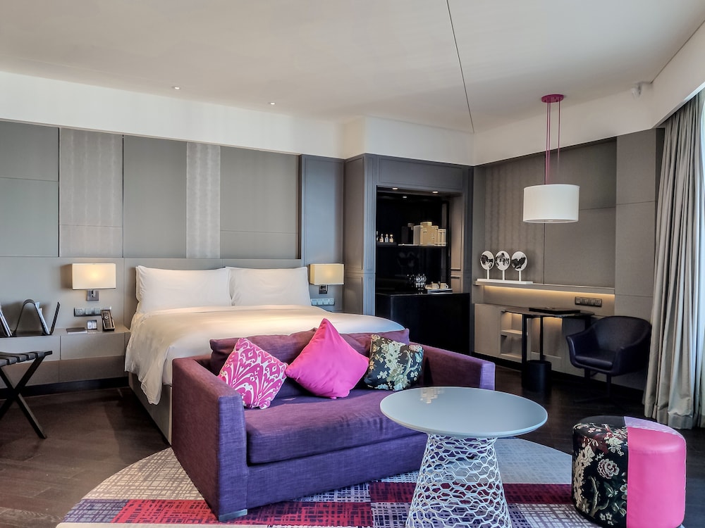 Room, 1 King Bed, Resort View
