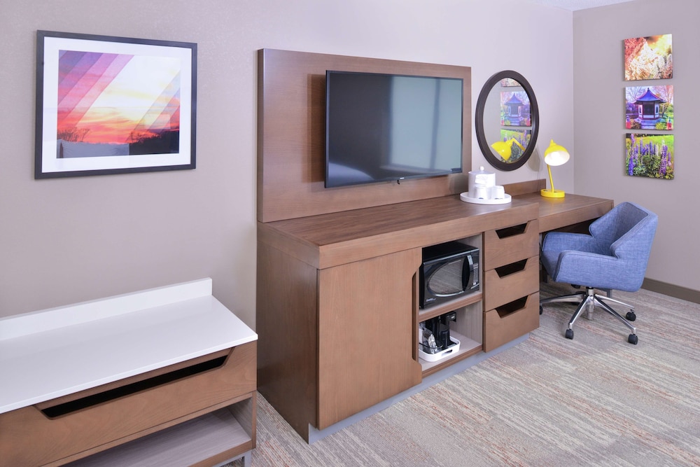 Room, 2 Queen Beds, Accessible, Bathtub - Photo 1