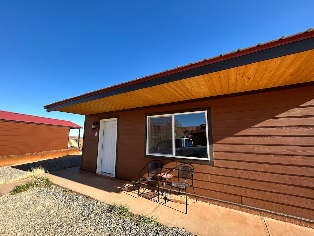 Basic Cabin photo 2
