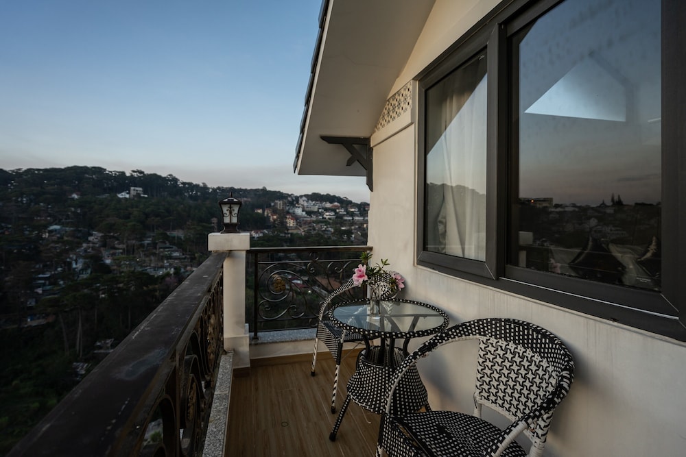 Superior Double Room, Balcony - Photo 4