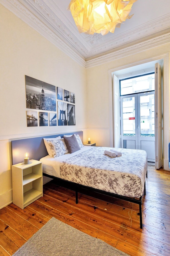Deluxe Triple Room, Shared Bathroom, City View photo 2
