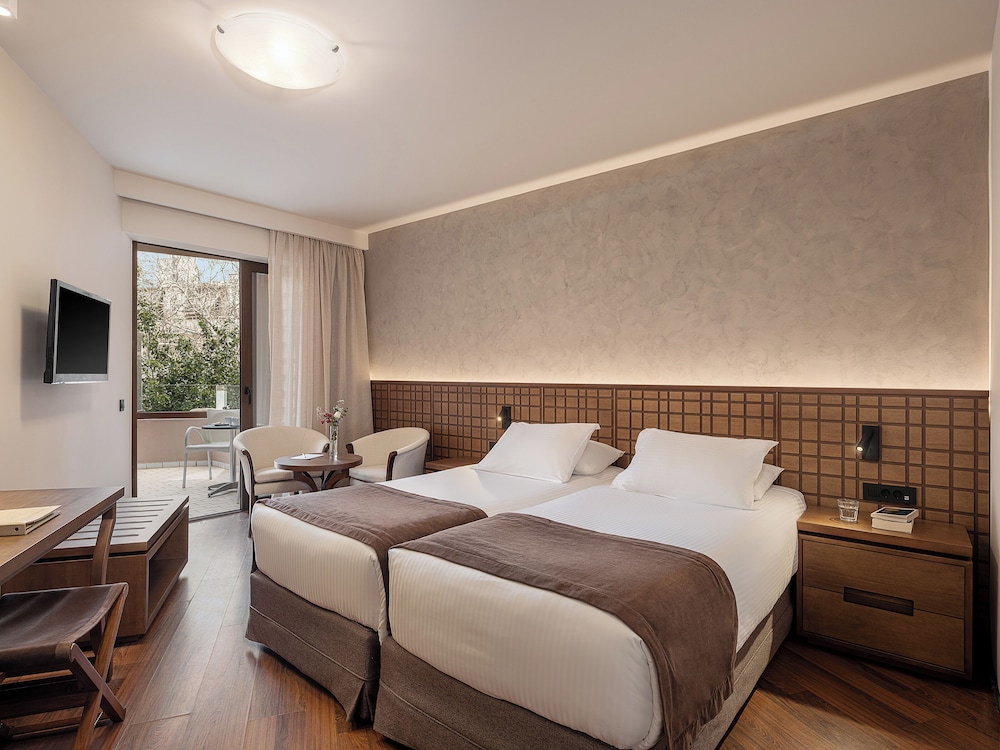Superior Double or Twin Room, Balcony - Photo 10