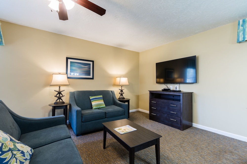 Condo, 3 Bedrooms - Photo 19