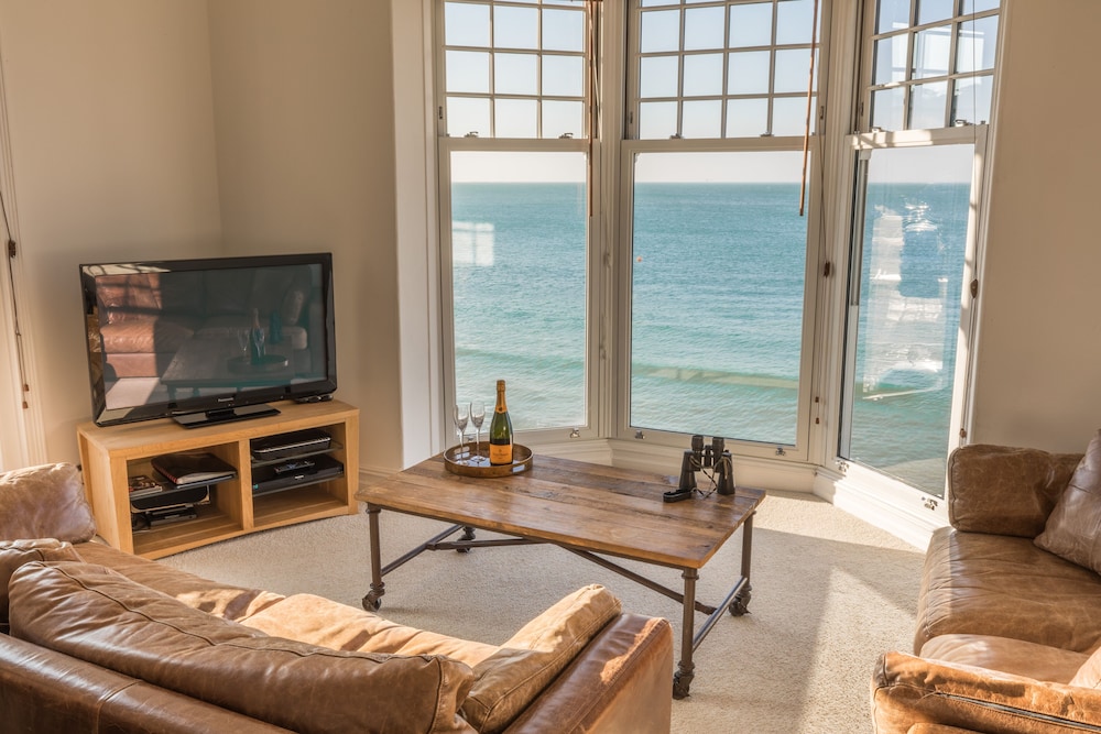 Luxury Apartment, Ensuite, Sea View