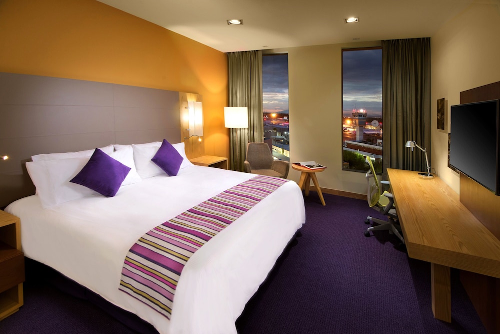 Deluxe Room, 1 King Bed