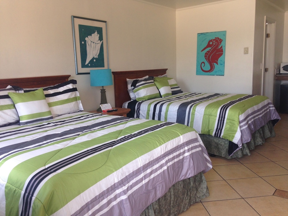 Room, 2 Queen Beds photo 3