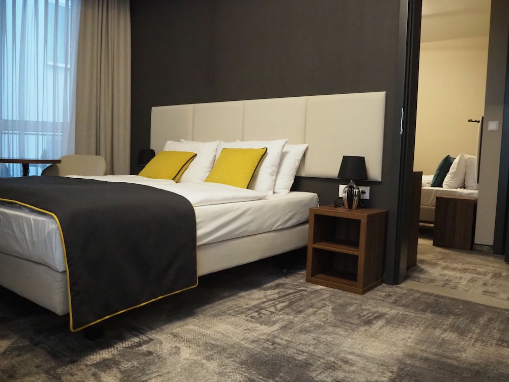 Classic Studio, 2 Bedrooms