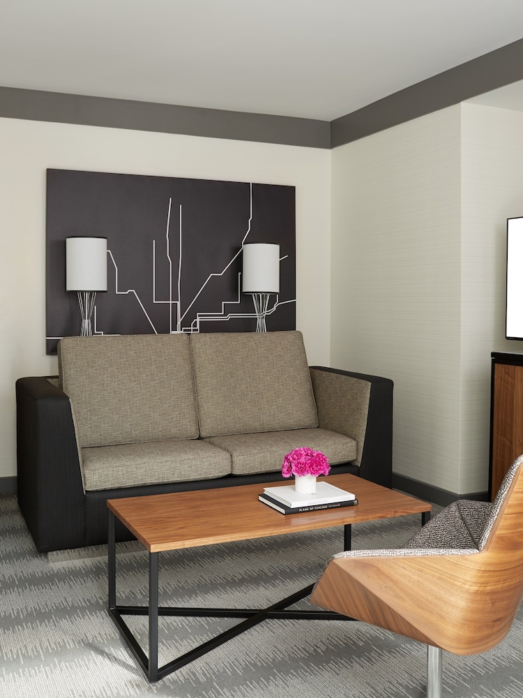 Suite, 1 King Bed, Lake View