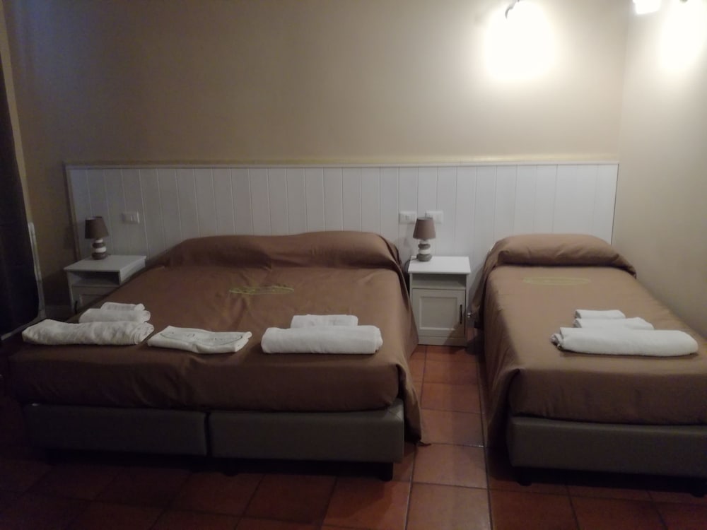 Triple Room, Private Bathroom (External)