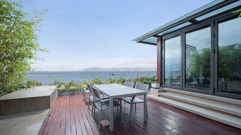 Suite, 1 Bedroom (180 Degree Erhai View)