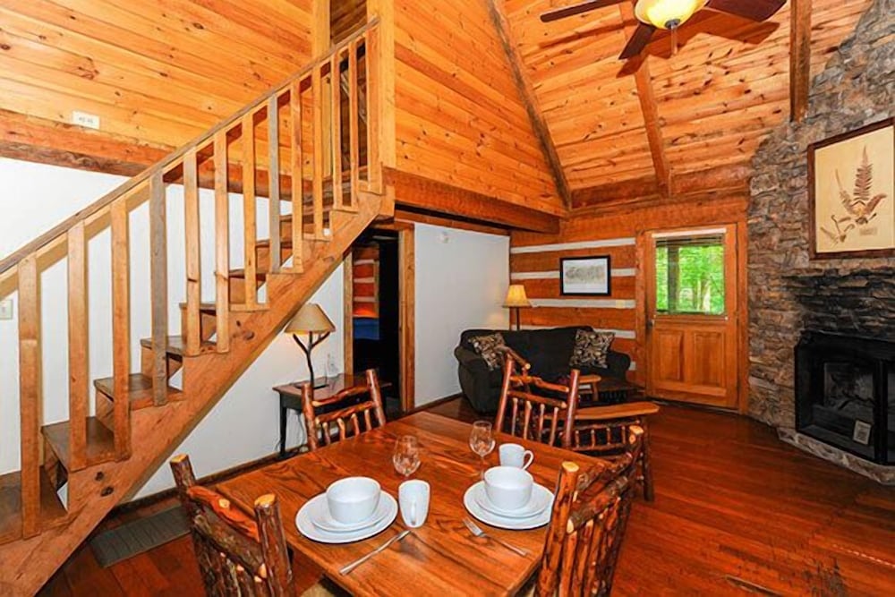 Cabin, 2 Bedrooms, 2 Bathrooms (Pet Friendly), photo 6