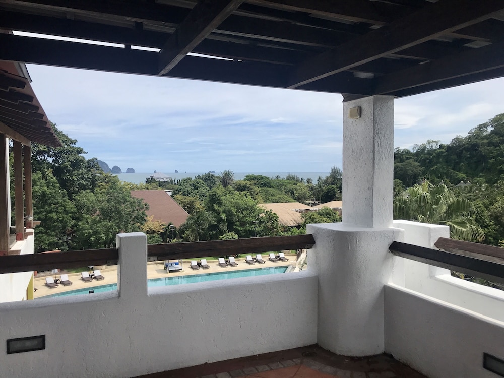 Family Penthouse, 3 Bedrooms, Ocean View, Sea Facing photo 3