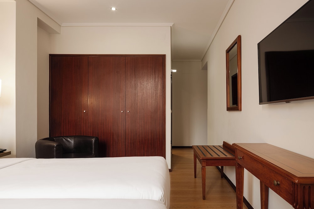 Family Quadruple Room - Photo 6