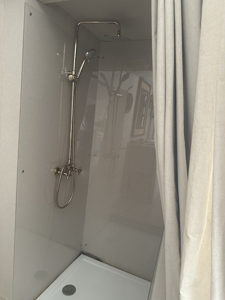 Deluxe Quadruple Room photo 3
