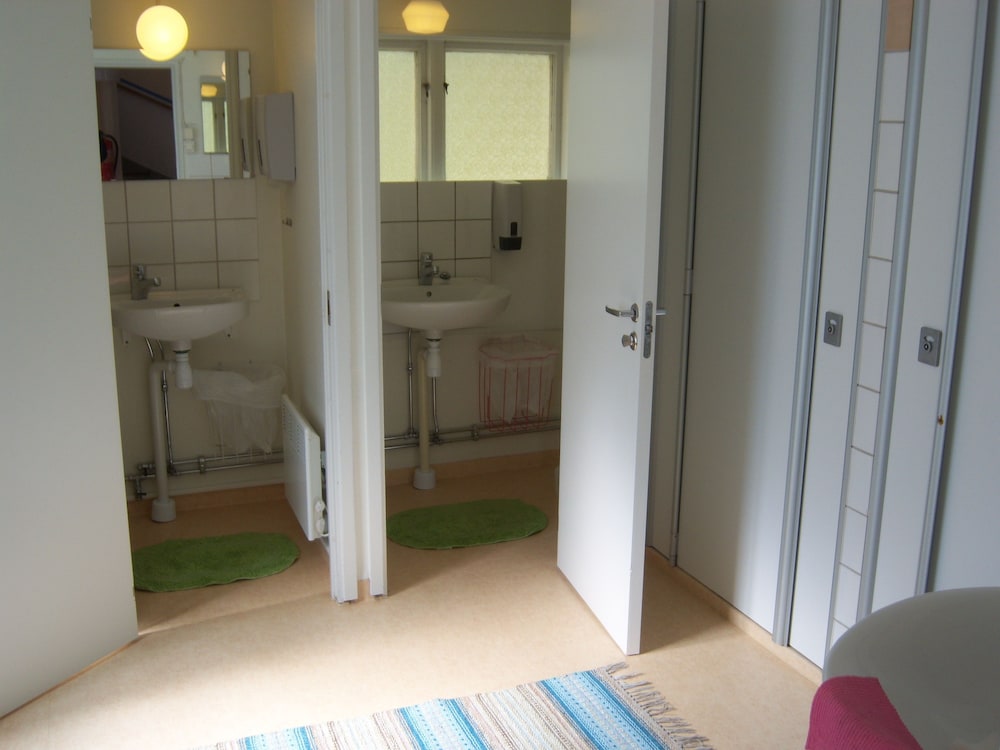 Quadruple Room, Shared Bathroom photo 2