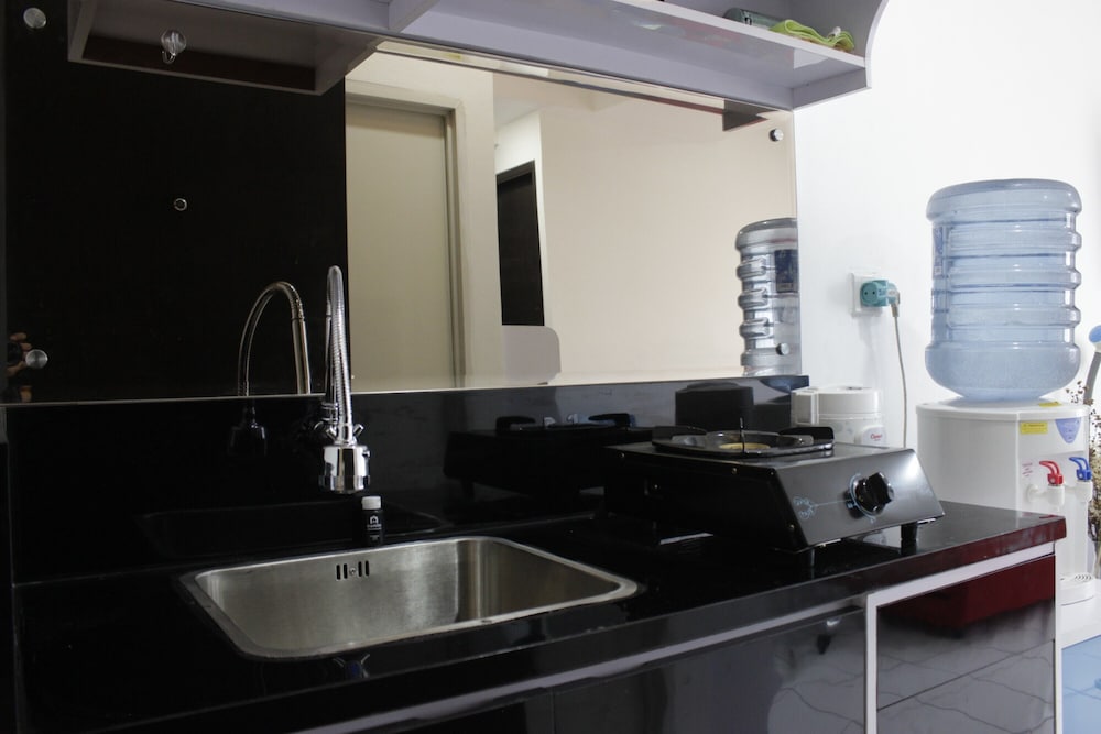 Apartment, Non Smoking, Kitchenette - Photo 10