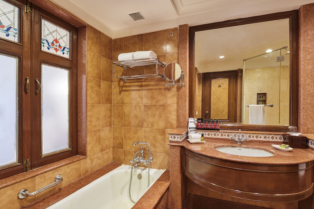 Pool View Suite King - Photo 5