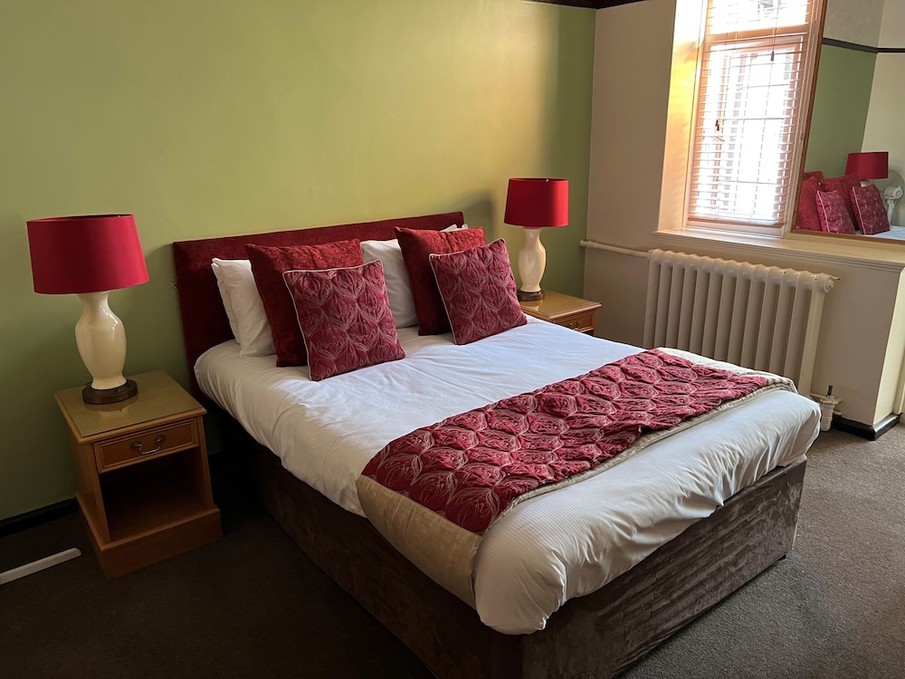 Economy Double Room, Ensuite photo 3