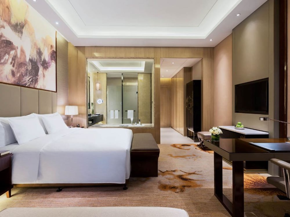 Grand King Room
