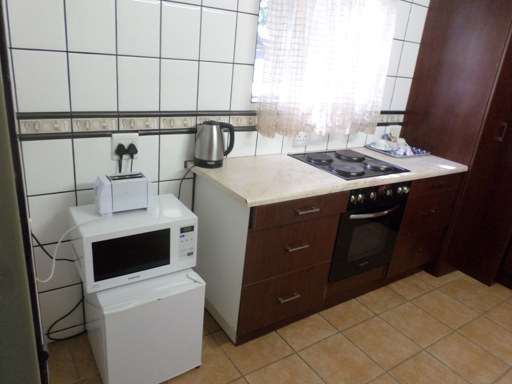 Comfort Room, 1 Bedroom, Non Smoking, Garden View photo 3
