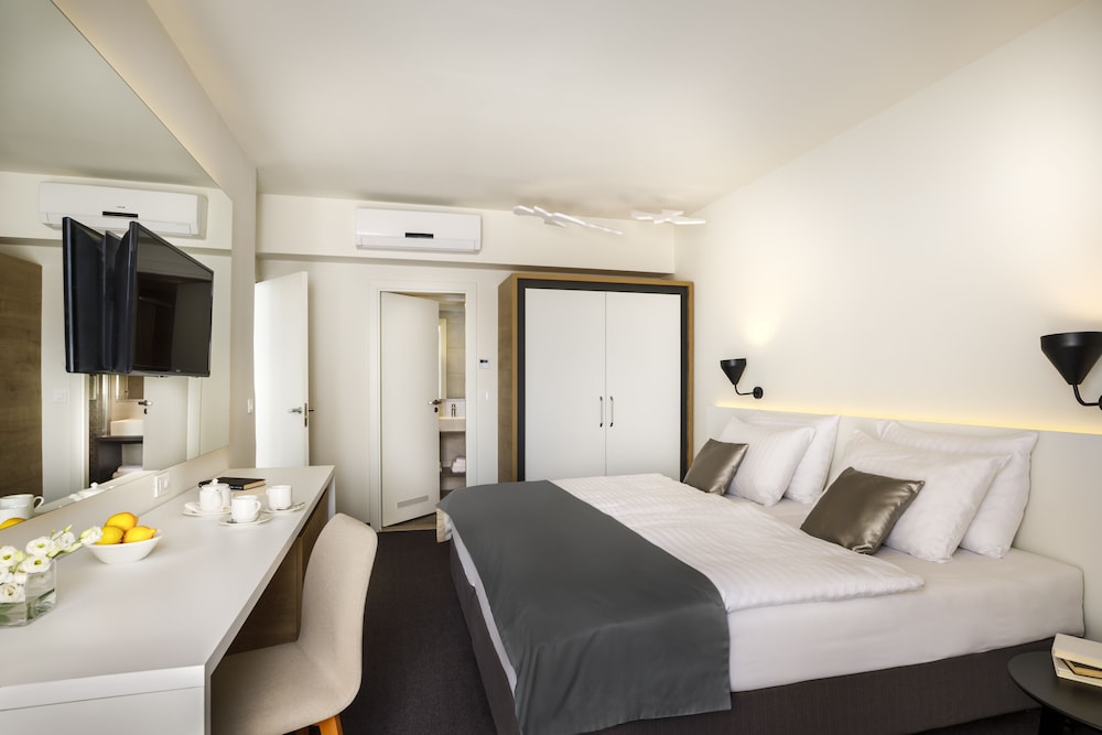 Classic Suite, Balcony, Sea View - Photo 6