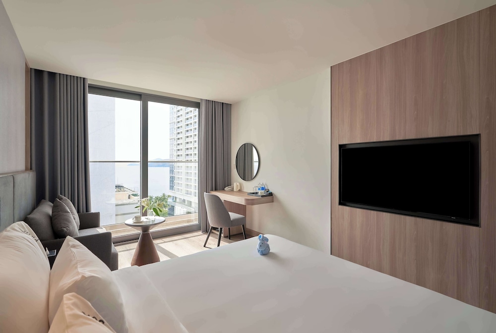Premier Double Room, Balcony, Sea View - Photo 4