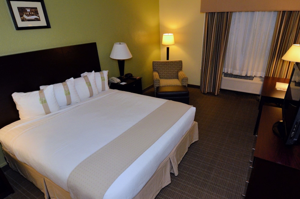 Standard King Room, Mobility/Hearing Accessible photo 1