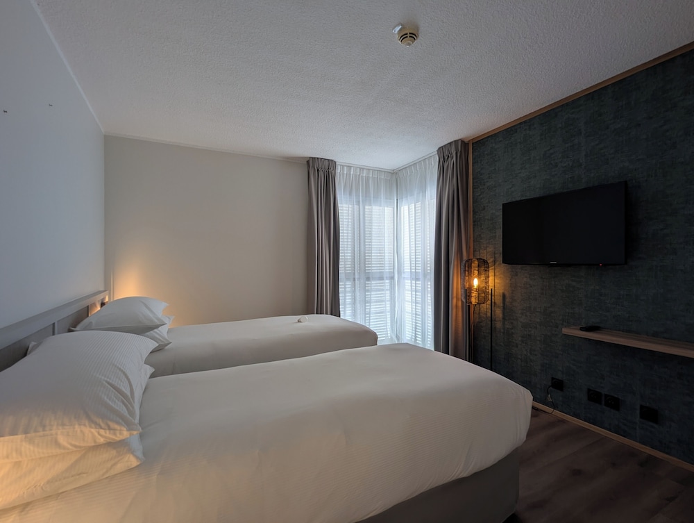 Deluxe Apartment, 3 Bedrooms, Garden View - Photo 1