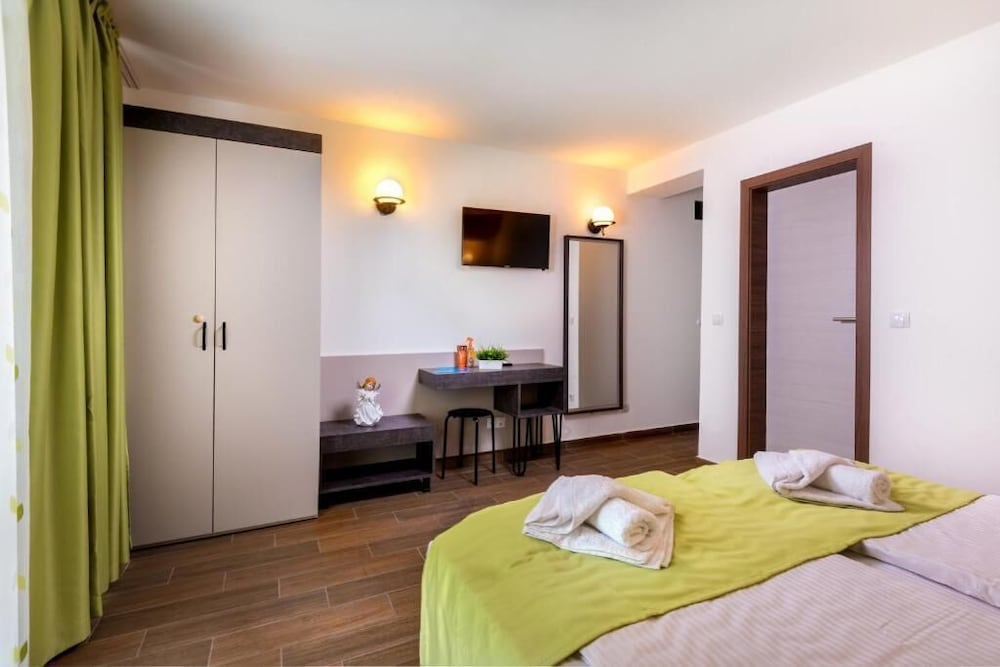 Classic Double Room, Balcony, Sea View photo 3