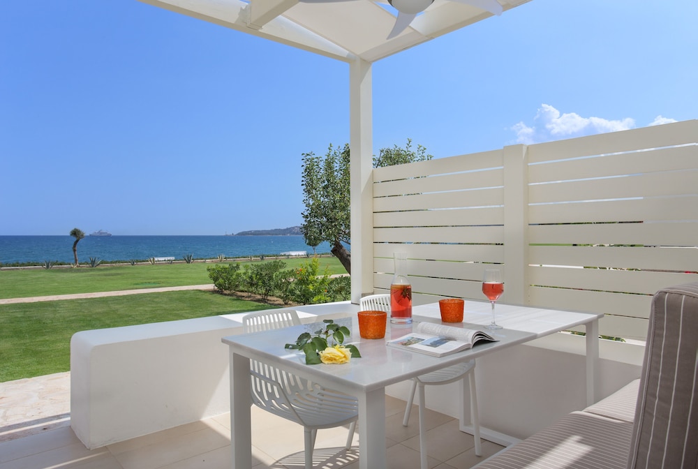 Elite Suite, Hot Tub, Sea View photo 3