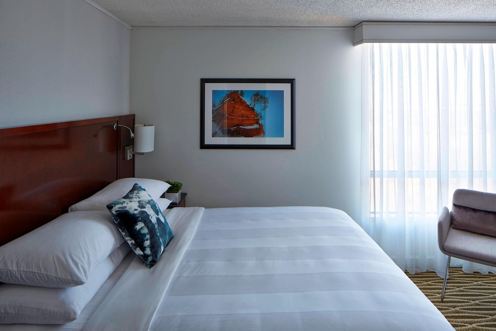 Club Suite, 1 King Bed - Photo 1