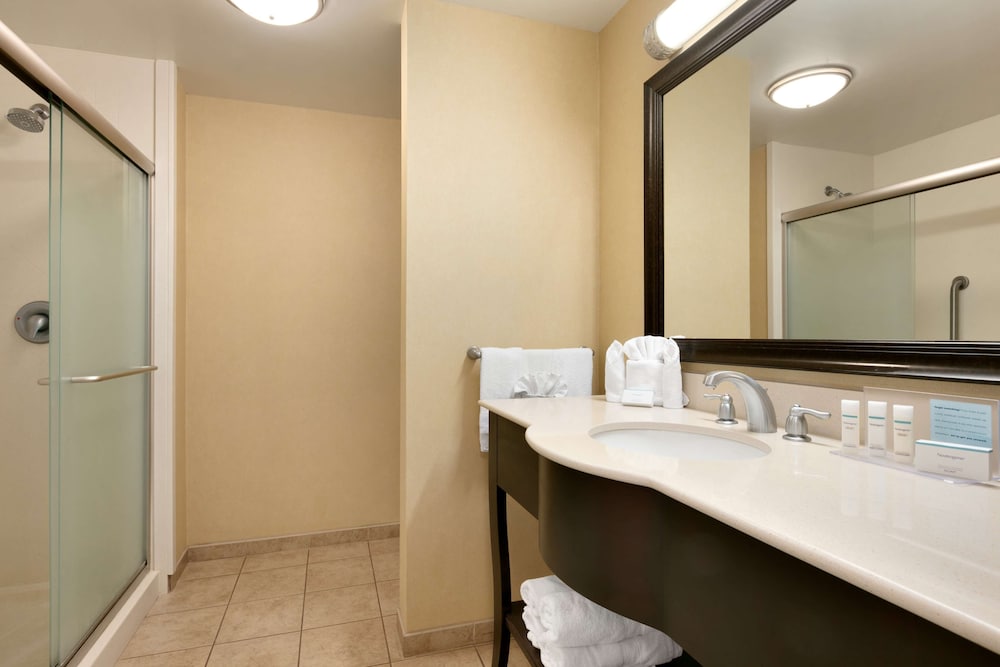 Room, 2 Queen Beds - Photo 5