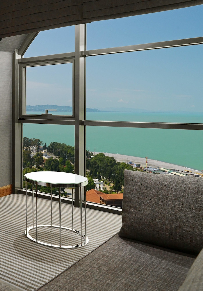 Junior Suite, 1 Bedroom - Photo 2