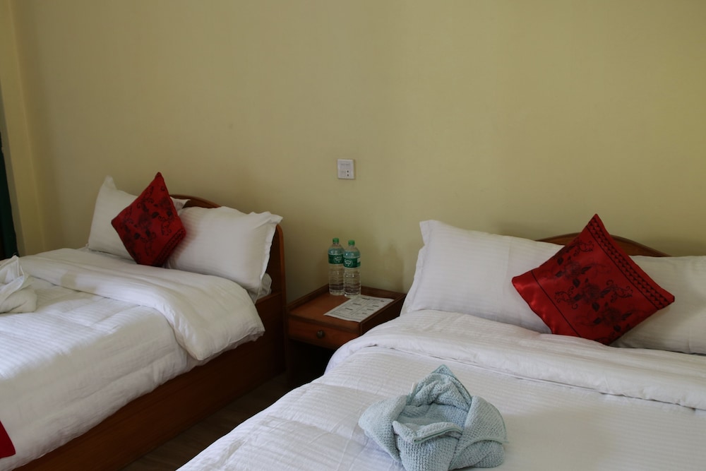 Basic Double Room, Multiple Beds, Private Bathroom, Garden View
