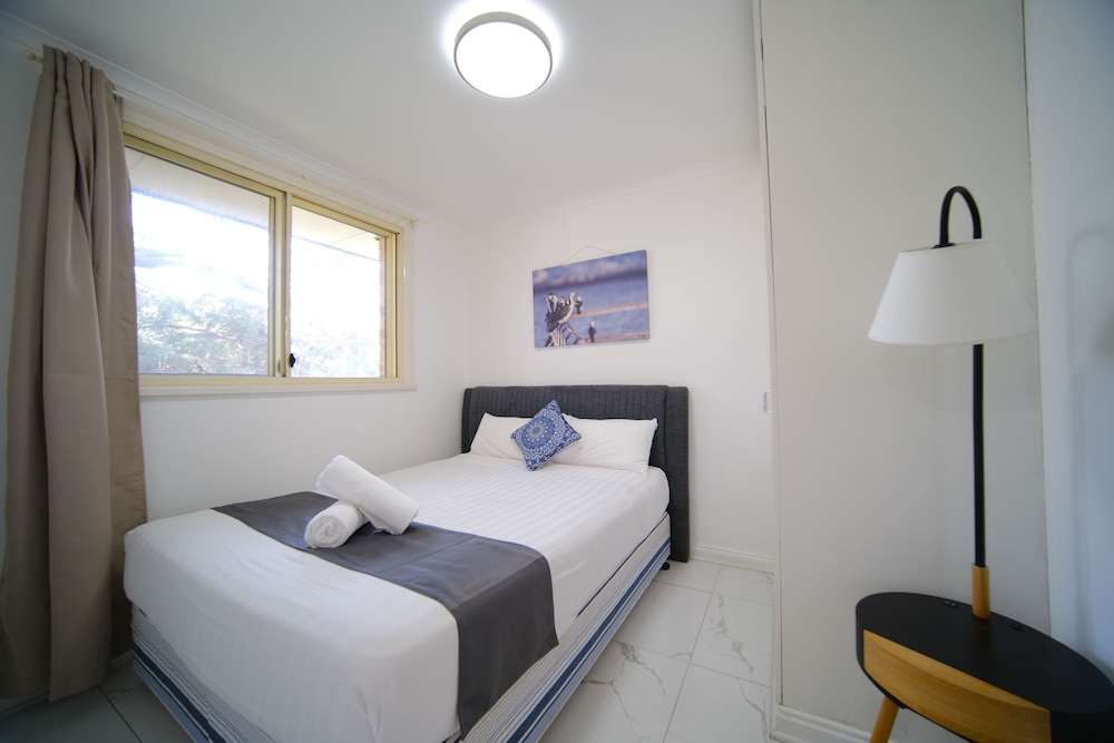 Two Bedroom Apartment - Photo 2
