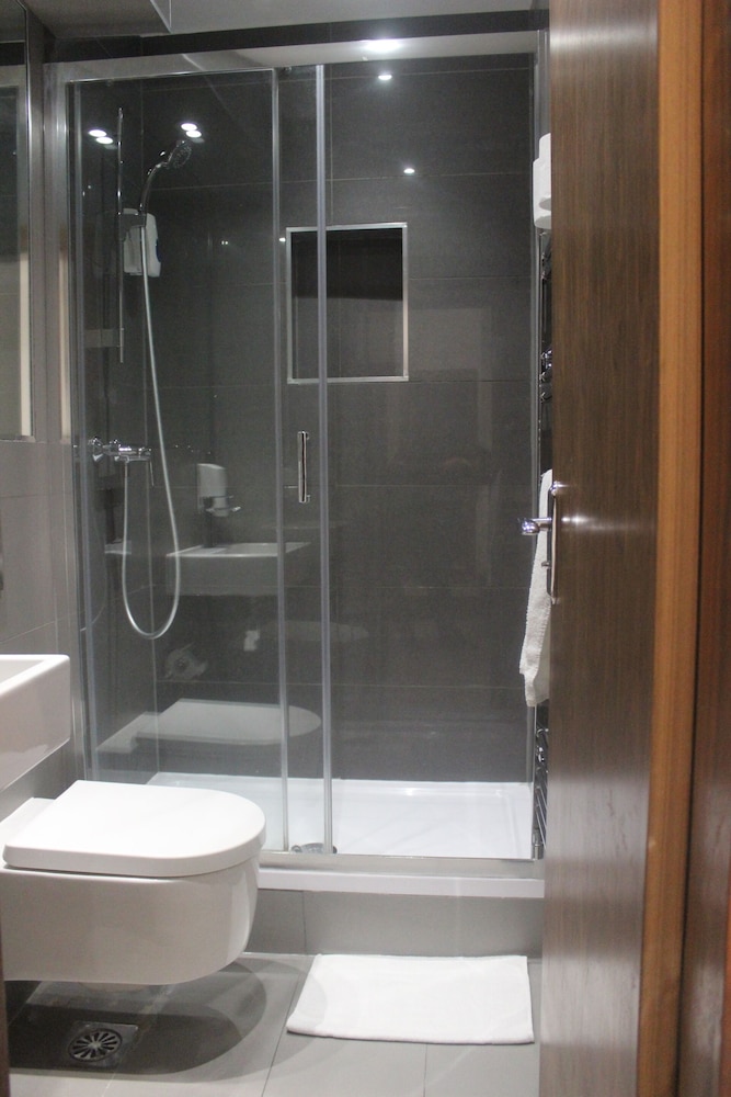 Premium Single Room, Shared Bathroom photo 2