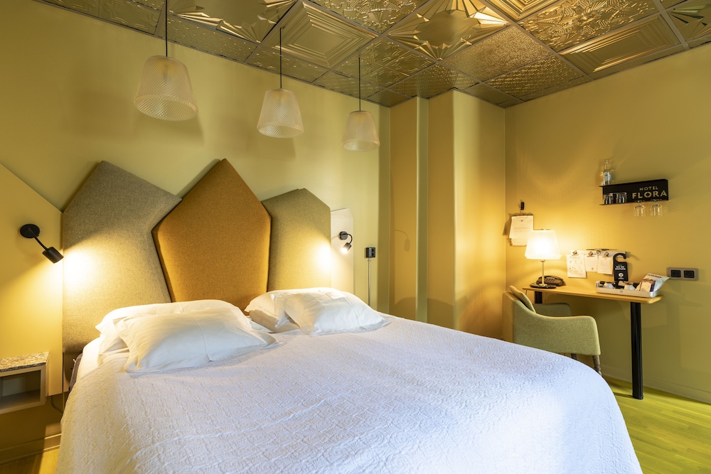 L - Generous and spacious (king size bed of 180 cm) - Photo 5