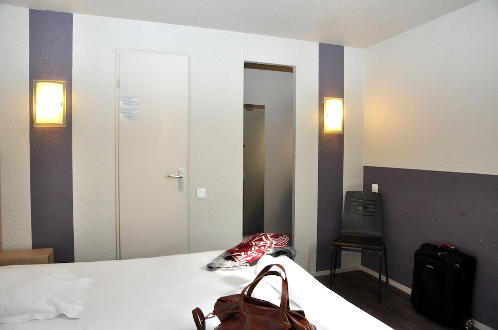 Standard Double Room photo 3