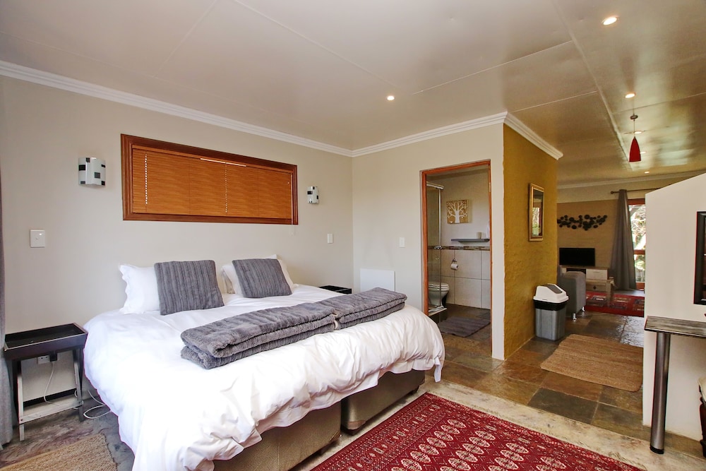 Executive Studio Suite, 1 Bedroom, Kitchenette, City View photo 1