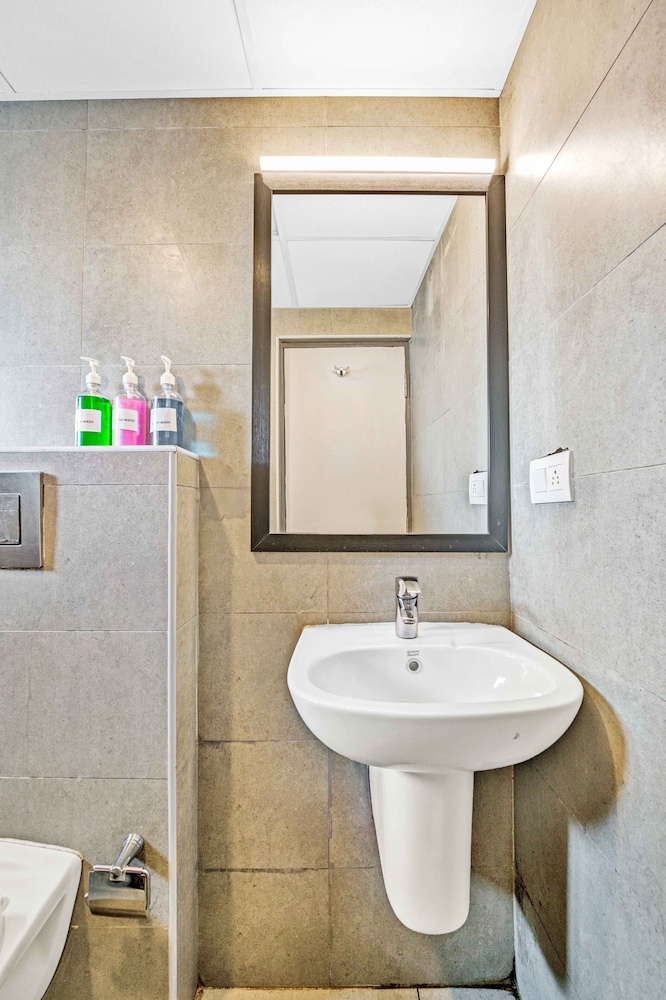 Deluxe Double Room - Photo 14