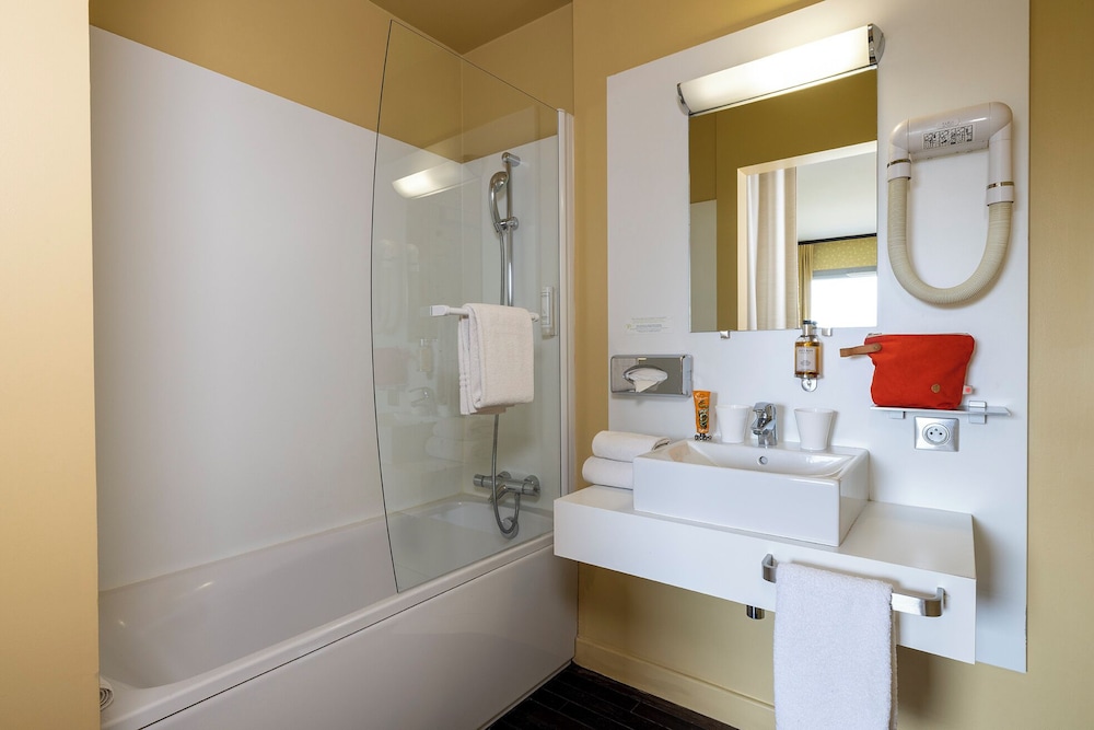 Superior Double Room (Castle or Garden View) - Photo 16